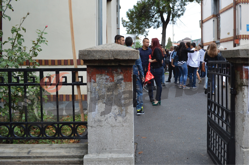 Zeci de elevi gorjeni, repartizaţi în licee din alte judeţe