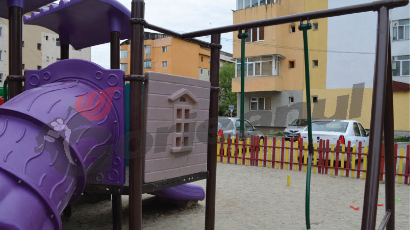450.000 de lei pentru mobilier nou în locurile de joacă