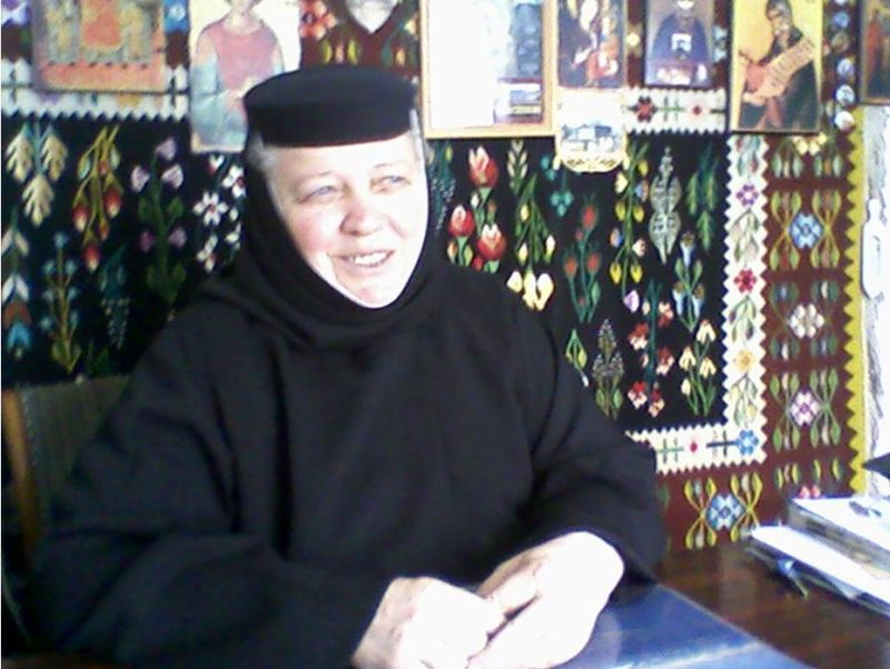 Maica MARINA GLIGOR Stavrofora, Proestareţă a Mănăstirii «Sfânta Treime» de la Strâmba-Jiu, Gorj: “E mai bine să lași stăreția, pentru că e o grijă și o cruce grea! Să o lași unei persoane care e mai în măsură s-o ducă, și e bine să te ocupi mai mult de cele duhovnicești”