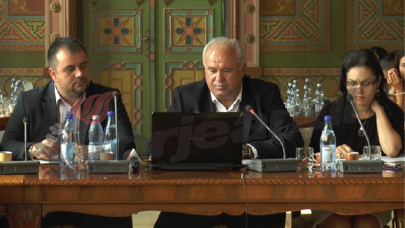 Călinoiu: „Bugetul ne permite majorarea cu 12% a salariilor angajaţilor”