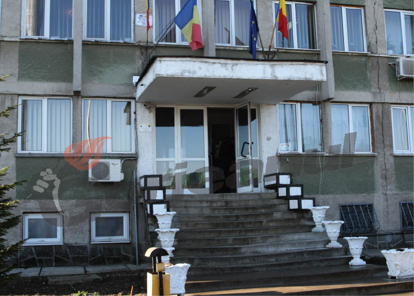 Motrean cercetat pentru deţinere ilegală de armă