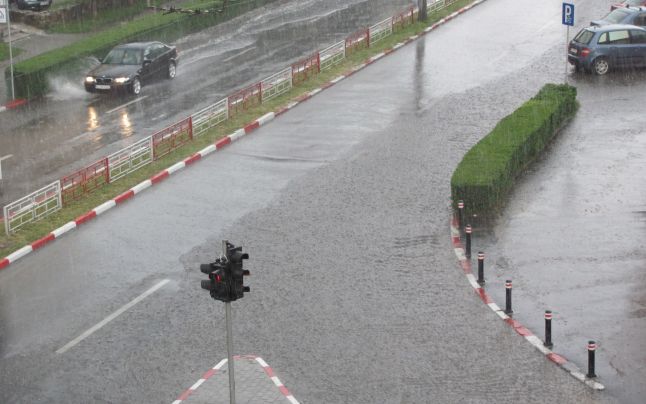 Vremea ploioasă şi temperaturile scăzute ne îmbolnăvesc