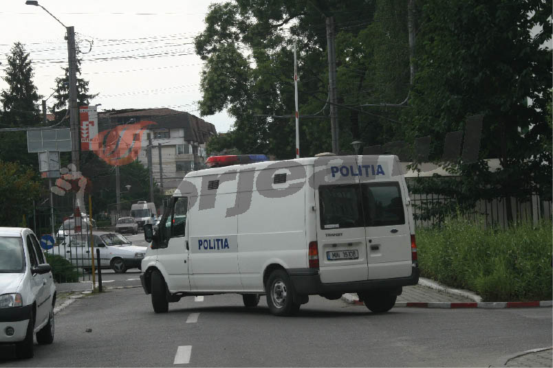 Gorjeni reţinuţi pentru furt calificat