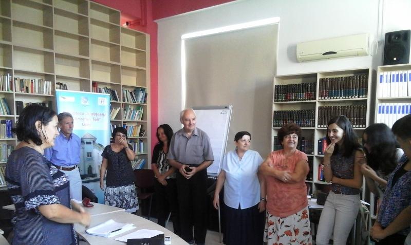 “Şcoala bunicilor” îşi răsplăteşte absolvenţii