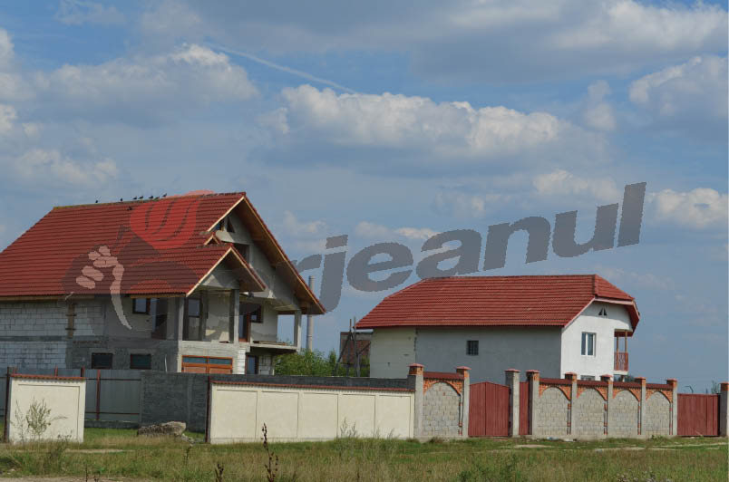 Sinistraţii de la Rasova nu s-au mutat în vilele noi, le preferă pe cele vechi