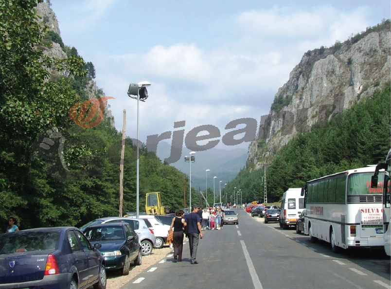 În Ţara Jiului de Sus – Odată cu venirea toamnei din munţii Gorjului se coboară mioarele