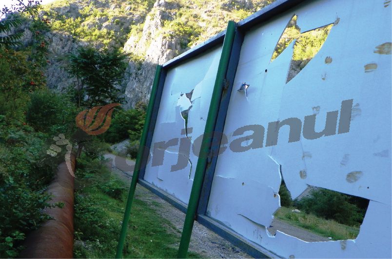 Indicatoarele de avertizare de pe Valea Sohodolului, vandalizate