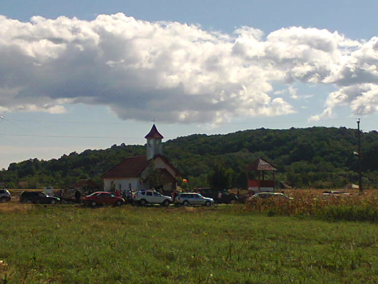 Sărbătoare Arhierească la sfințirea Bisericii din Parohia Motru Sec, filia Apa Neagră, Comuna Padeș, Gorj!