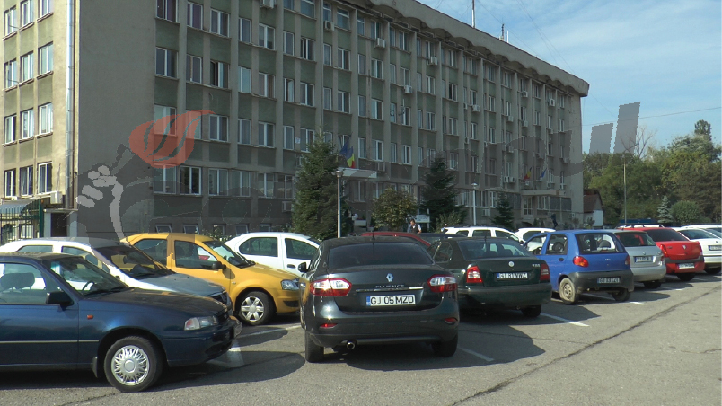 Poliţiştii au rămas fără locuri de parcare