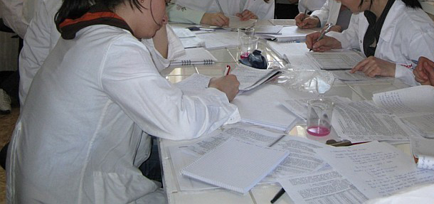 Încep înscrierile pentru examenul de grad principal la asistenţii medicali