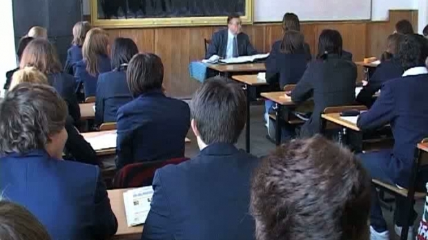 Calendarul admiterii la liceu pentru anul şcolar 2016 – 2017, publicat în Monitorul Oficial