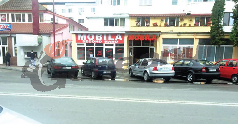 Hoţii care au vrut să spargă magazinul de mobilă Josephine din 9 Mai au avut ghinion