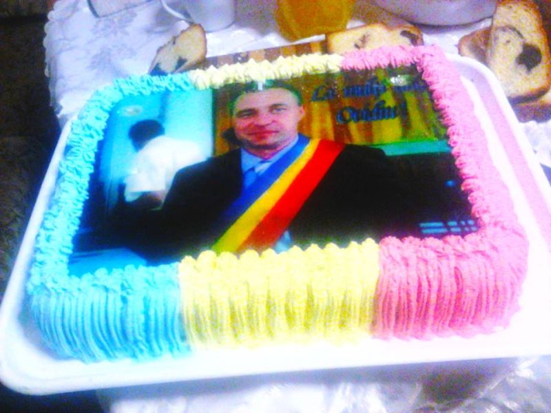 Tort cu propriul chip pentru edilul din Bălăneşti