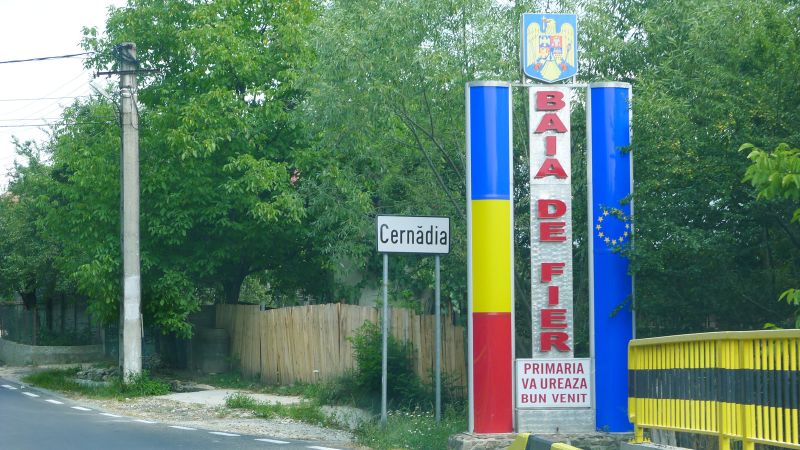 Cadavru, într-un şanţ din Baia de Fier