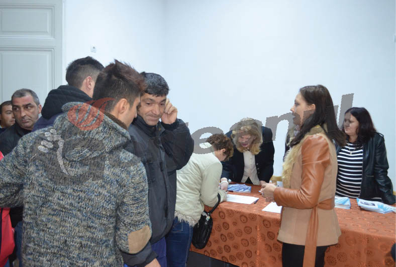 Bursa locurilor de muncă, un pas pentru viitorul cursanţilor din Gorj