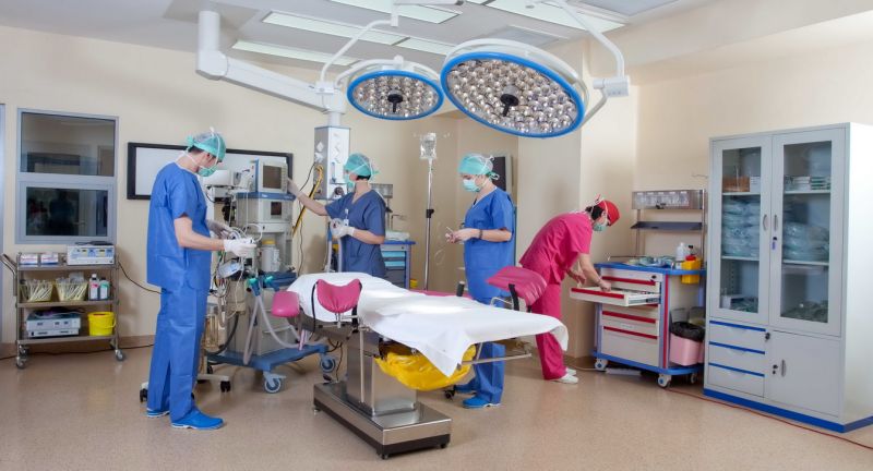 Angajaţii din Sănătate au salarii mai mari cu 25%