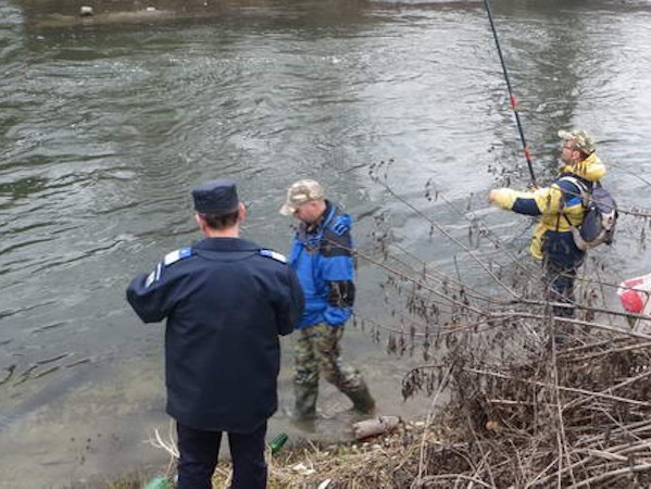 Amenzi de zeci de mii de lei pentru pescuit ilegal