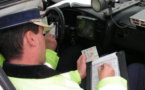 Prins la volanul unui tractor neînmatriculat