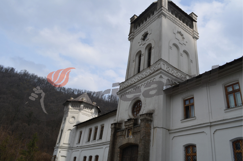 Deţinuţii, în vizită la Mănăstirea Tismana