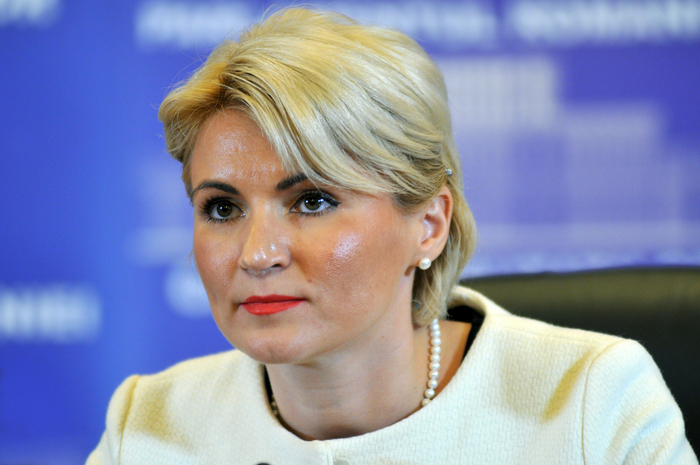 Pamflet optuz / Are respectiva ori respectivul toate minţile “acasă”??!!