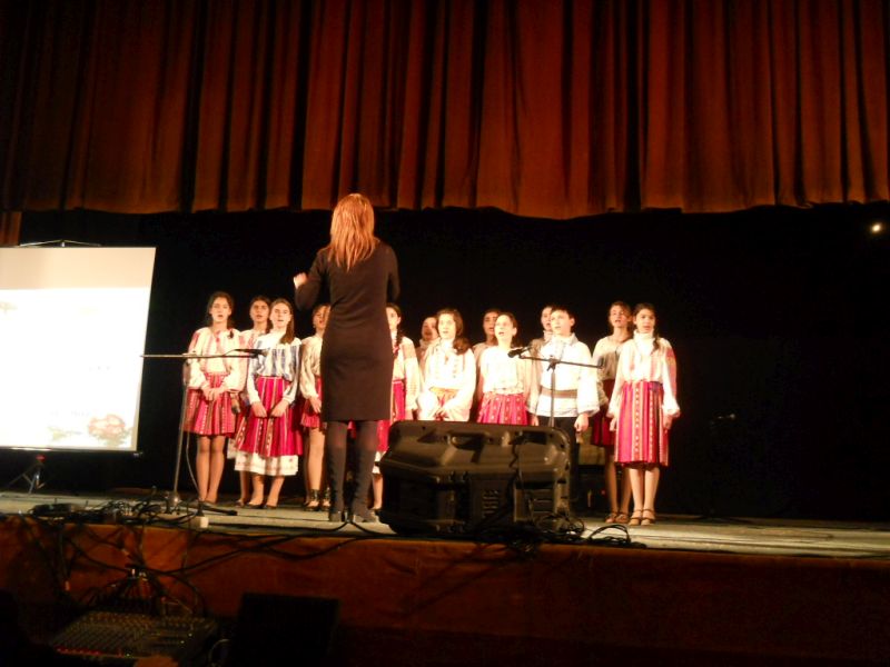 Concurs de colinde şi tradiţii româneşti