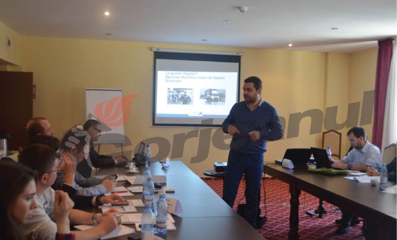 Jurnaliştii din Oltenia, puşi în dialog de Freedom House România