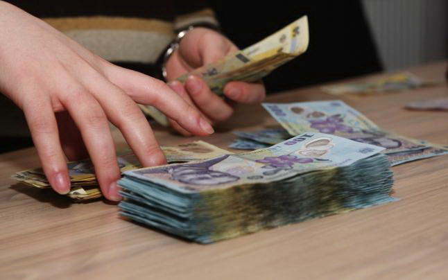 Angajat al Provident, reţinut pentru instigare la fals, uz de fals şi înşelăciune