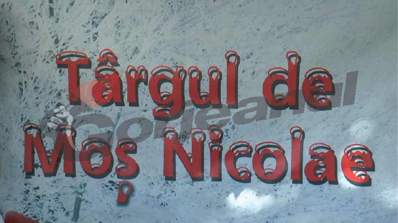 Creaţii ale meşterilor populari, dulciuri, podoabe de Crăciun şi nuieluşe, la Târgul de Moş Nicolae
