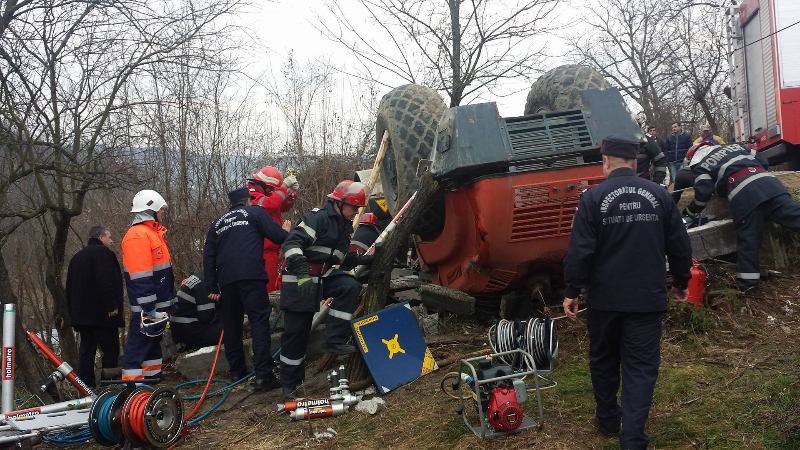 Teafăr după ce a fost prins sub un utilaj de 20 de tone!