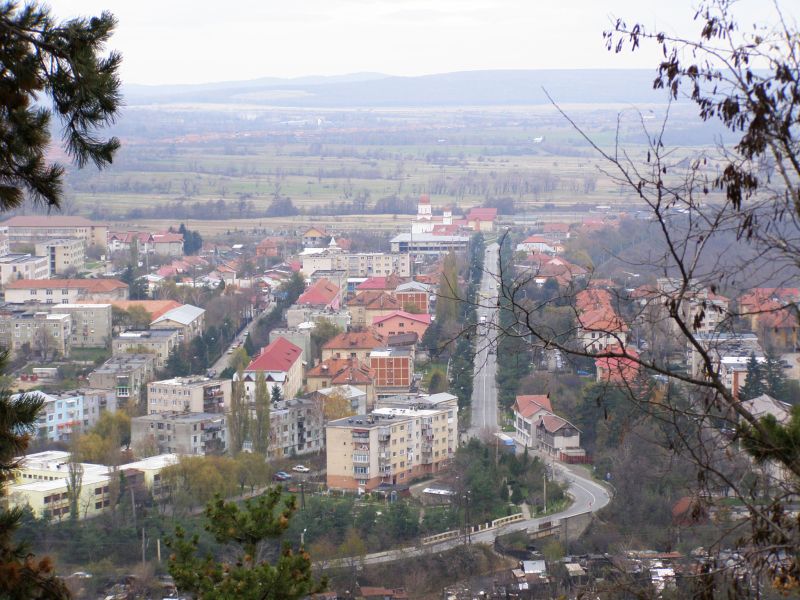 Centrul pentru refugiaţi de la Bumbeşti-Jiu, ţinut în stand-by
