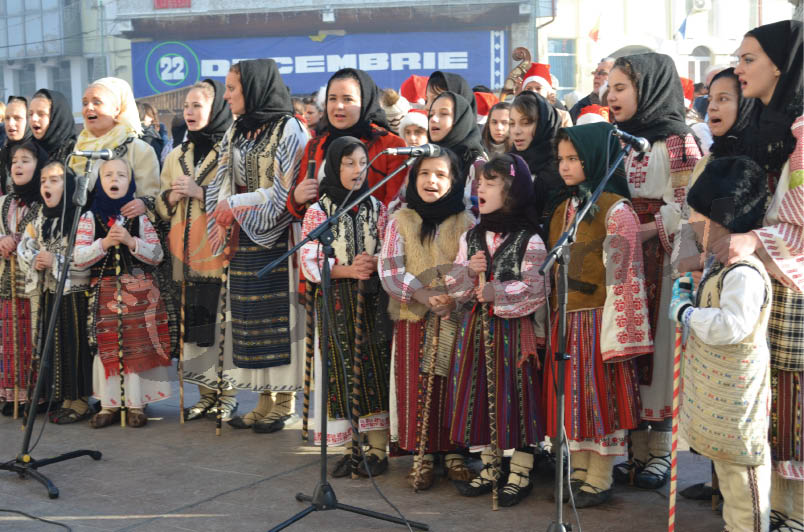 Alaiul obiceiurilor de iarnă va poposi din nou la Târgu-Jiu