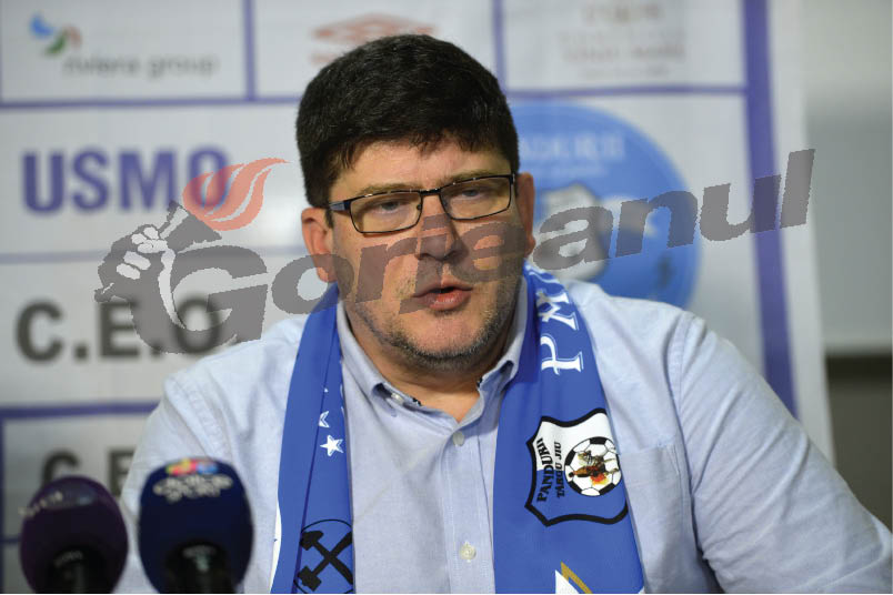 Pustai, cu inima pandură