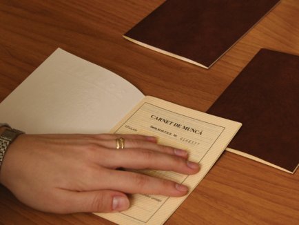 945 de carnete de muncă, uitate în sertarele ITM Gorj