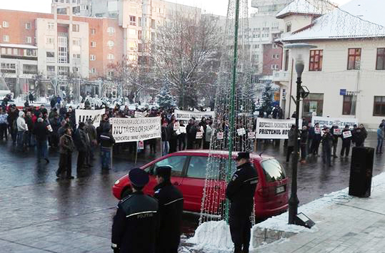 Sub presiunea protestelor / CEO subliniază iar că insolvenţa este departe de companie