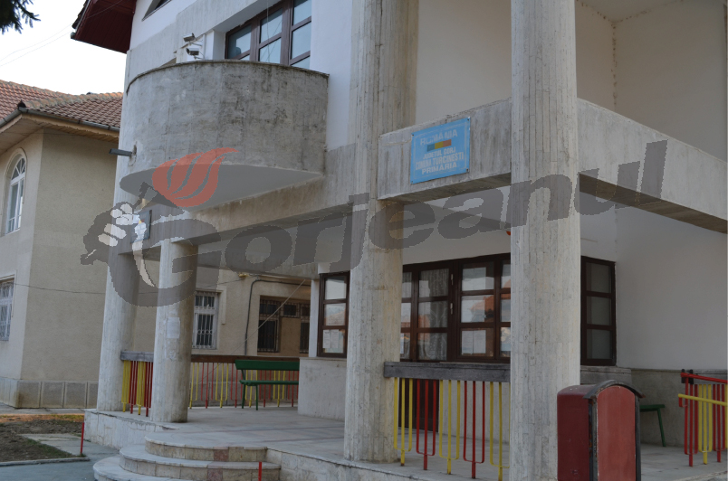 Consilierii locali din Turcineşti au refuzat să voteze neremuneraţi excedentul bugetar