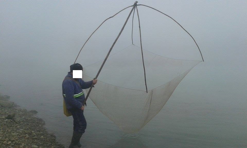 Sancționați pentru pescuit ilegal