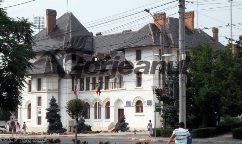 Iluminat arhitectural pentru Primăria Târgu-Jiu