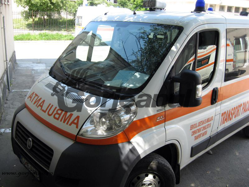 Ambulanță implicată într-un accident la Bălești