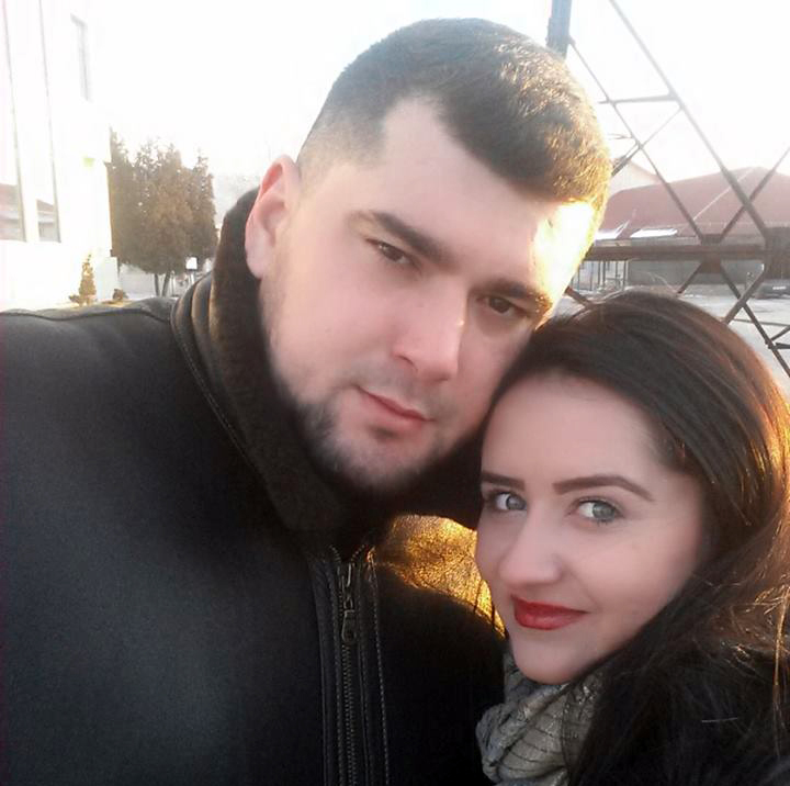 Descinderi la traficanți de droguri conduși de un boxer din Târgu-Jiu! Iubitul cântăreței Căpitănescu, reținut de DIICOT