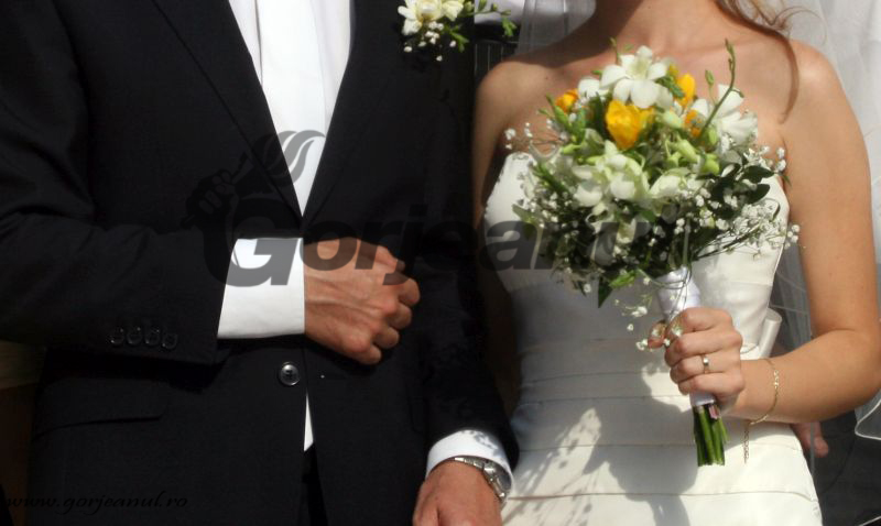 Peste 600 de căsătorii și 16 divorțuri administrative, la Târgu-Jiu, în 2015