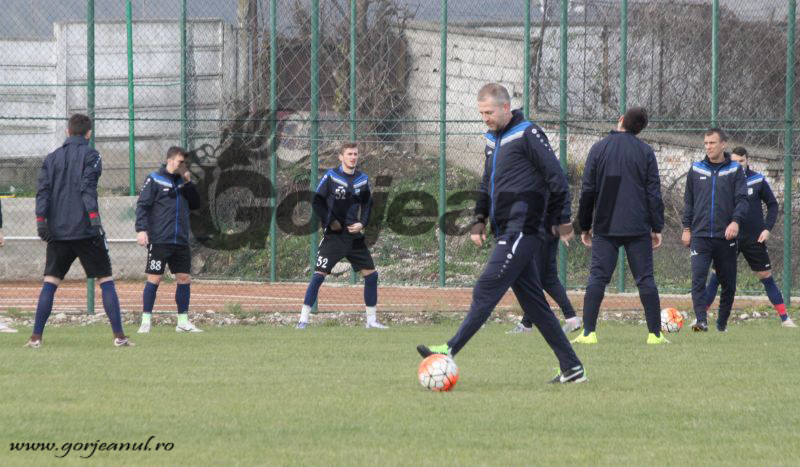 Pandurii, între Champions League și Liga a 4-a / Edi Iordănescu: “Nu este o soluţie să facem naveta ca să ne și antrenăm”