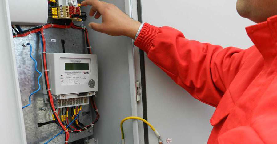 Anchetat pentru furt de energie electrică