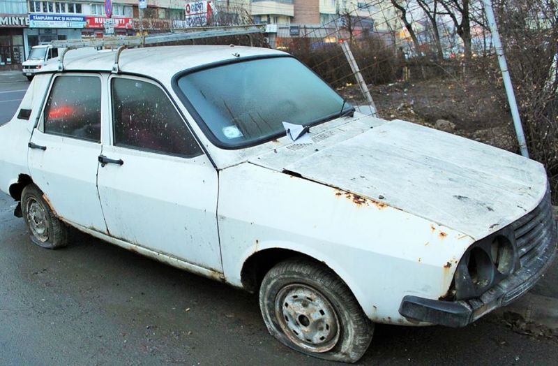 Mașinile fără stăpân, în atenția polițiștilor locali