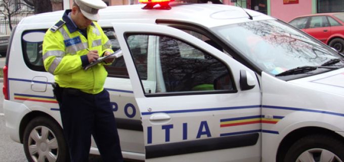 Peste 3.700 de permise de conducere, reținute de polițiști