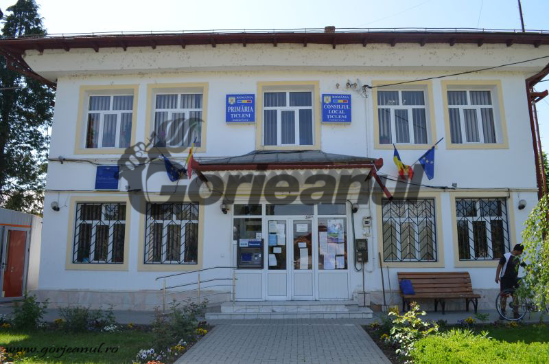 Angajări la administraţiile publice din Padeş şi Ţicleni