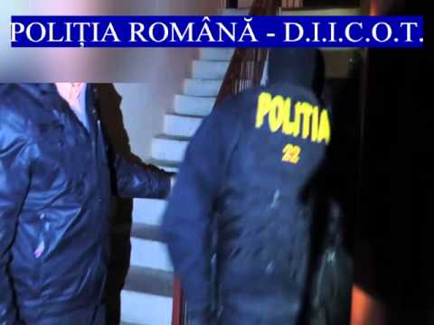 UPDATE: Arme și droguri, ridicate după percheziții – VIDEO