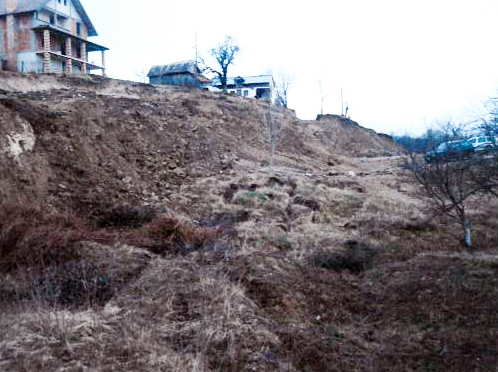 Noi alunecări de teren la Bumbești Pițic! Familii evacuate!