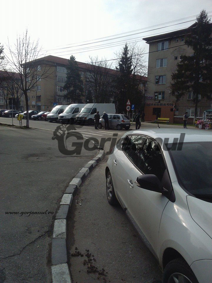 Sindicalistul Bădița a tamponat o mașină pe trecerea de pietoni din Motru