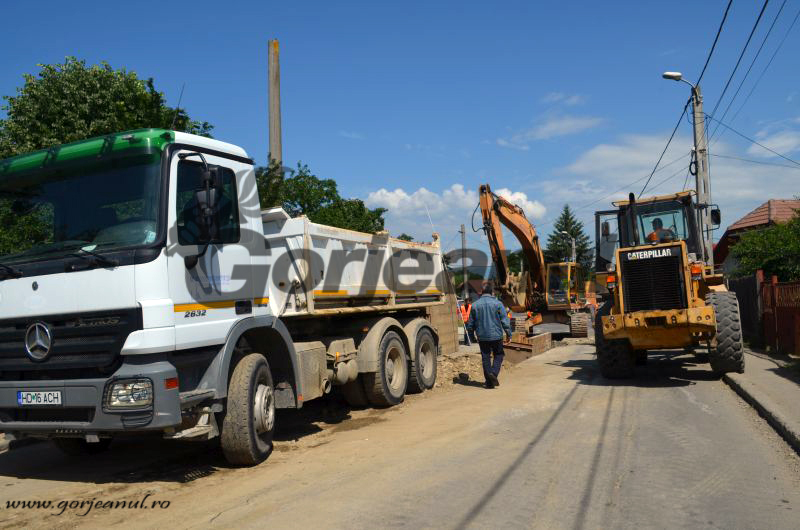 Reţele de canalizare de 900.000 de lei pentru cartierul Iezureni