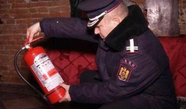 Zeci de operatori economici și instituții publice, verificate de pompieri